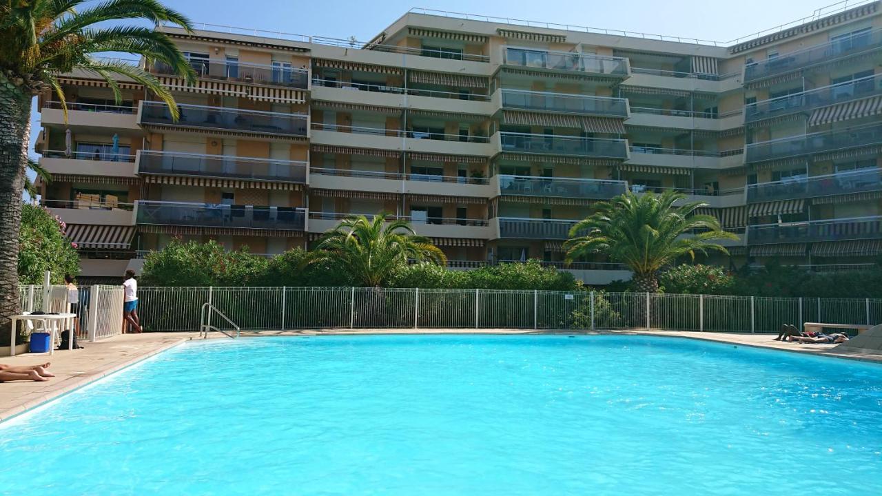 Frejus Plage, Appartement entier , piscine,parking,plage à 200m Fréjus Exterior foto