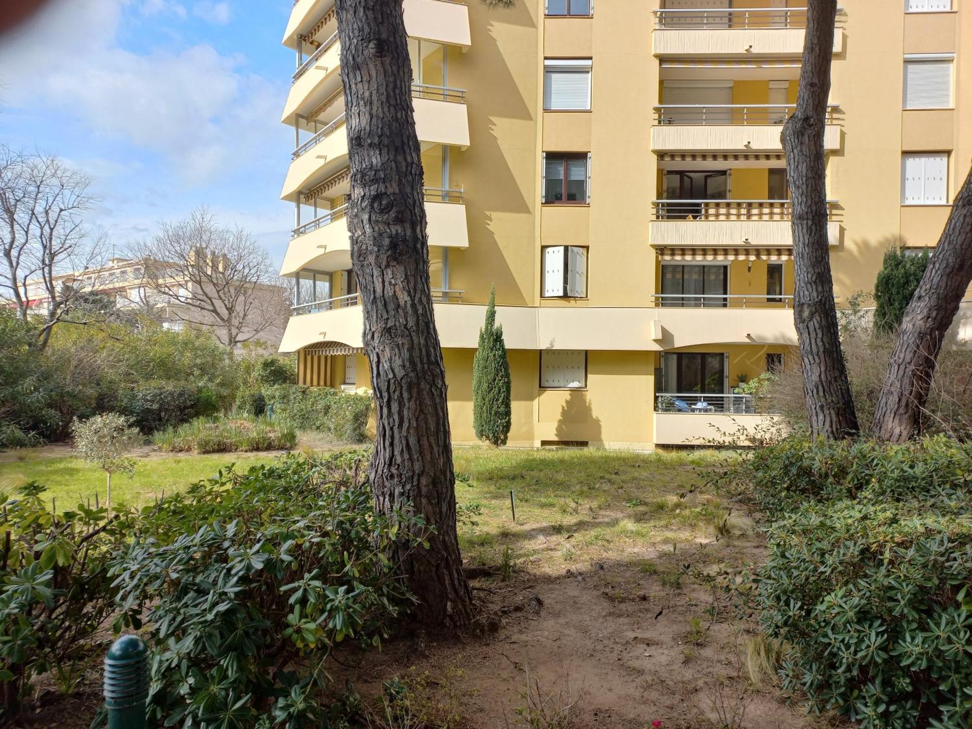 Frejus Plage, Appartement entier , piscine,parking,plage à 200m Fréjus Exterior foto